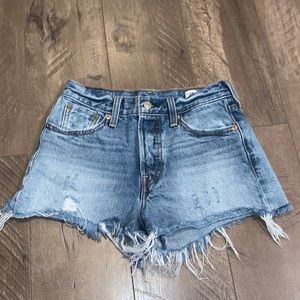 LEVIS "WEDGIE" DENIM DISTRESSED CUTOFF SHORTS HIGH RISE SIZE 26 BUTTON FLY